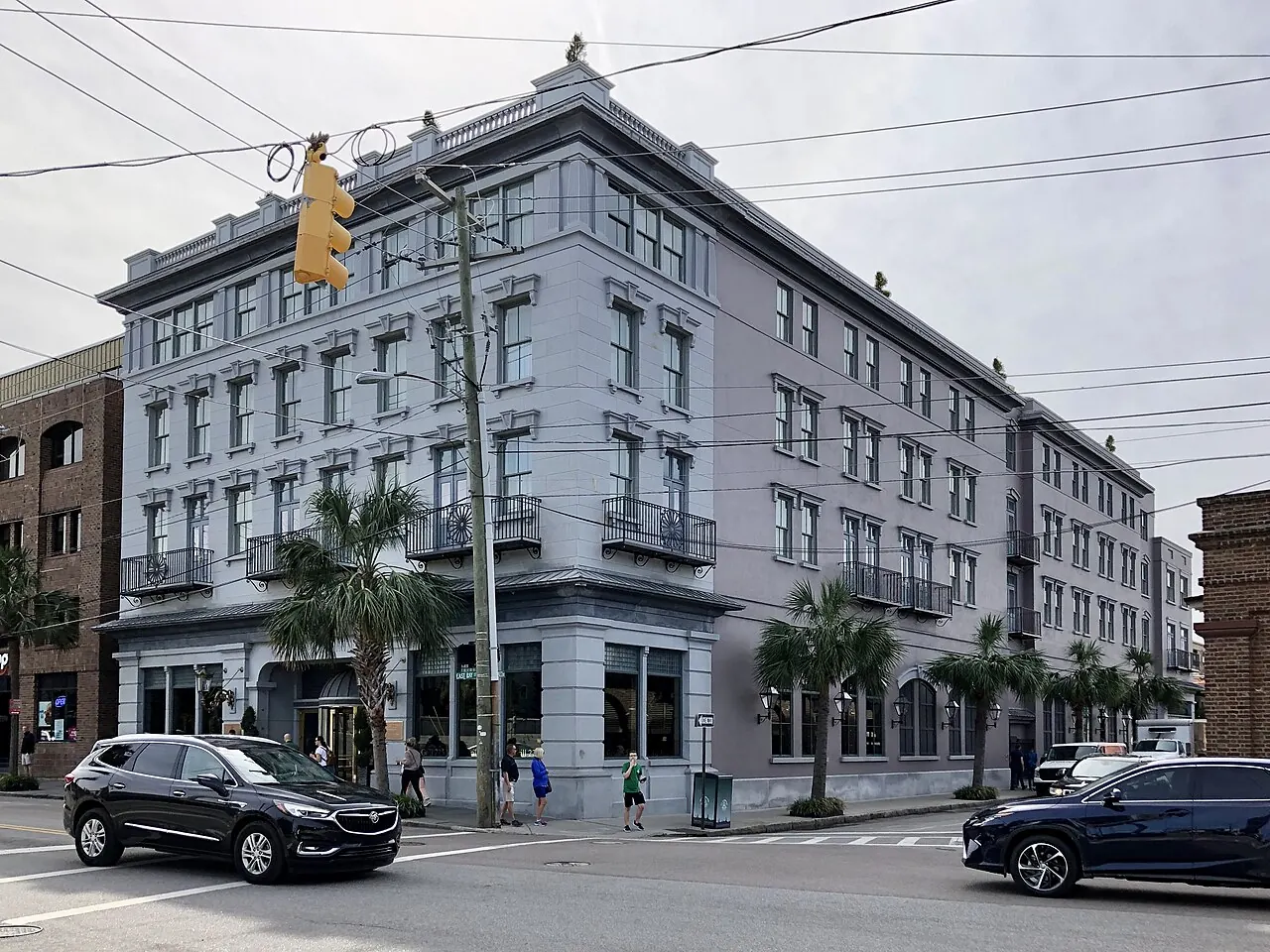 Market Pavilion Hotel in Charleston